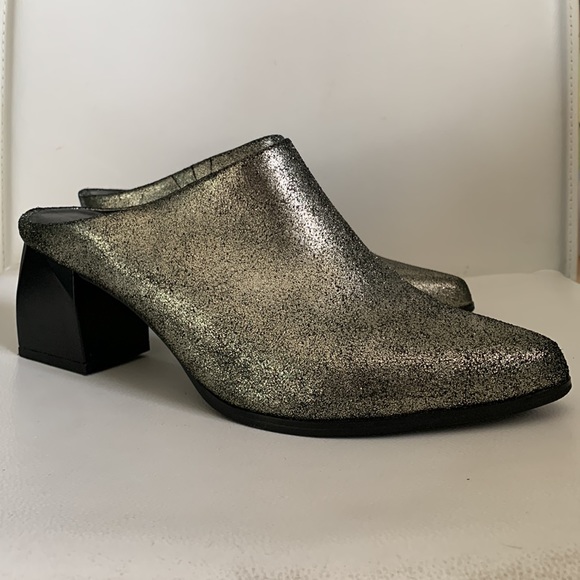 INTENTIONALLY BLANK Shoes - Intentionally Blank Silver Metallic Square Heel Mules Size 39